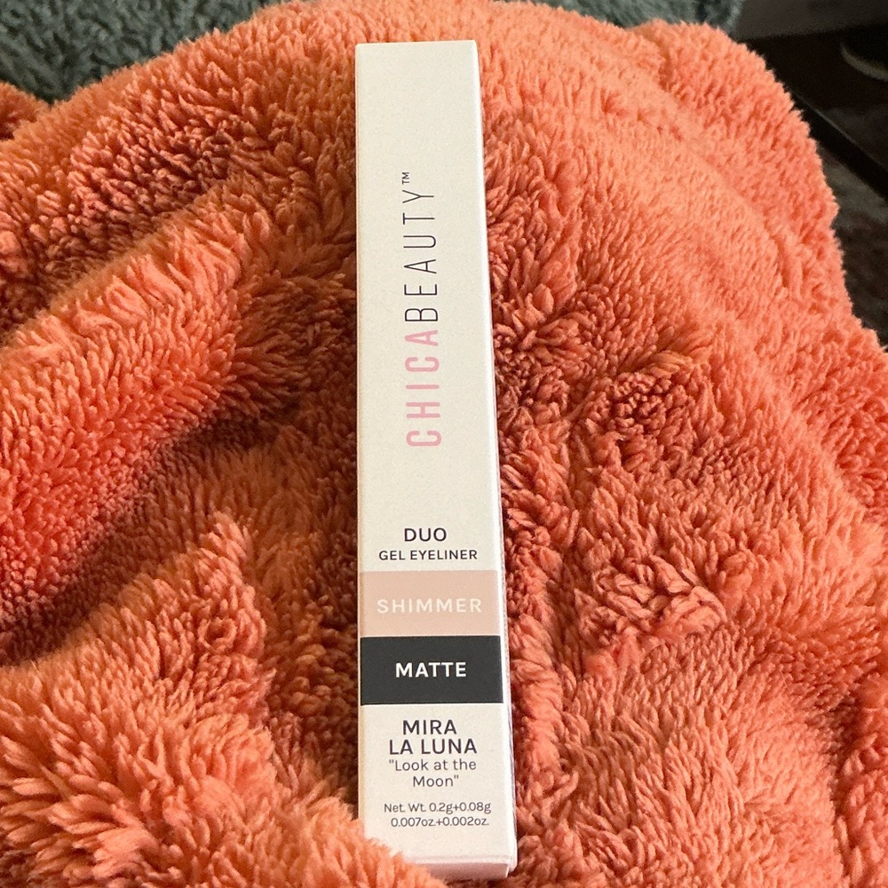 CHICA Beauty Duo Gel Eyeliner in Mira La Luna (Shimmer + Matte)